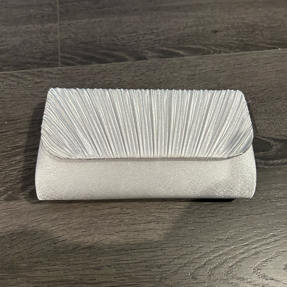 White clutch